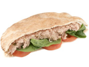 Sandwich de pollo con pan arabe